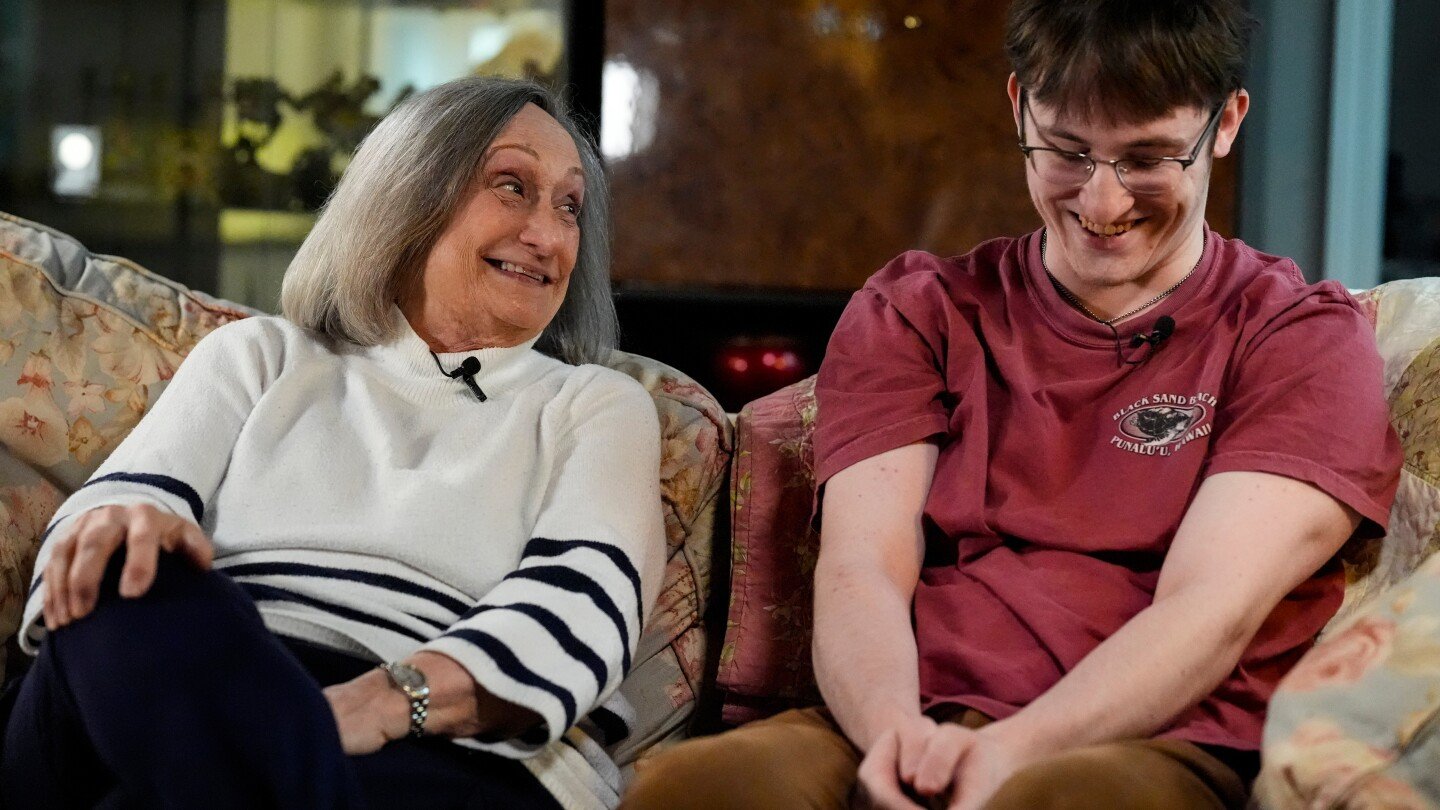 from-hula-hoops-to-hearing-aids:-oldest-baby-boomers-turn-80-in-2026,-contributing-to-an-aging-us