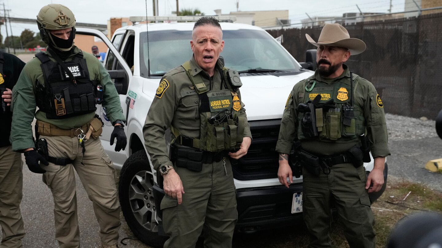 departamento-de-justicia-demanda-al-gobernador-de-illinois-por-leyes-que-protegen-a-inmigrantes