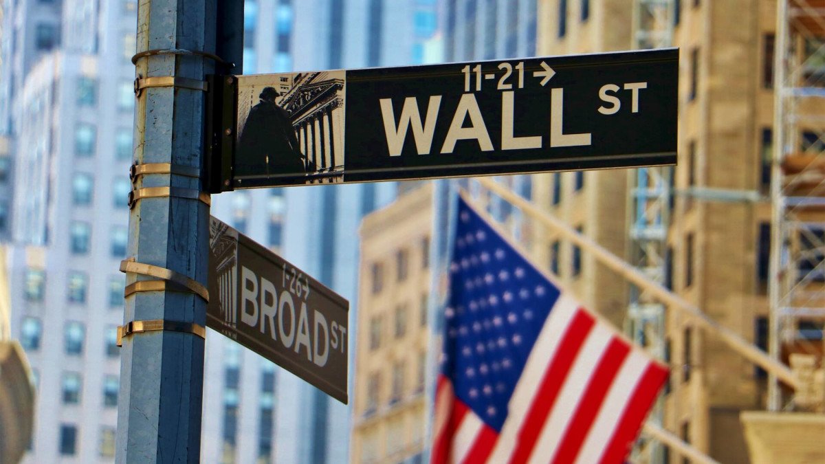 is-the-stock-market-open-on-christmas-eve-and-christmas-day-2025?