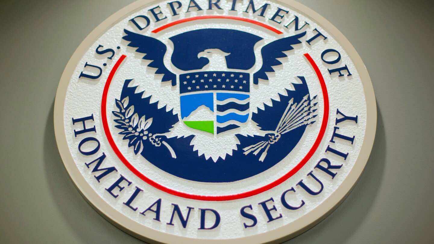 us-drops-plan-to-deport-chinese-national-who-exposed-xinjiang-abuses,-rights-activists-say