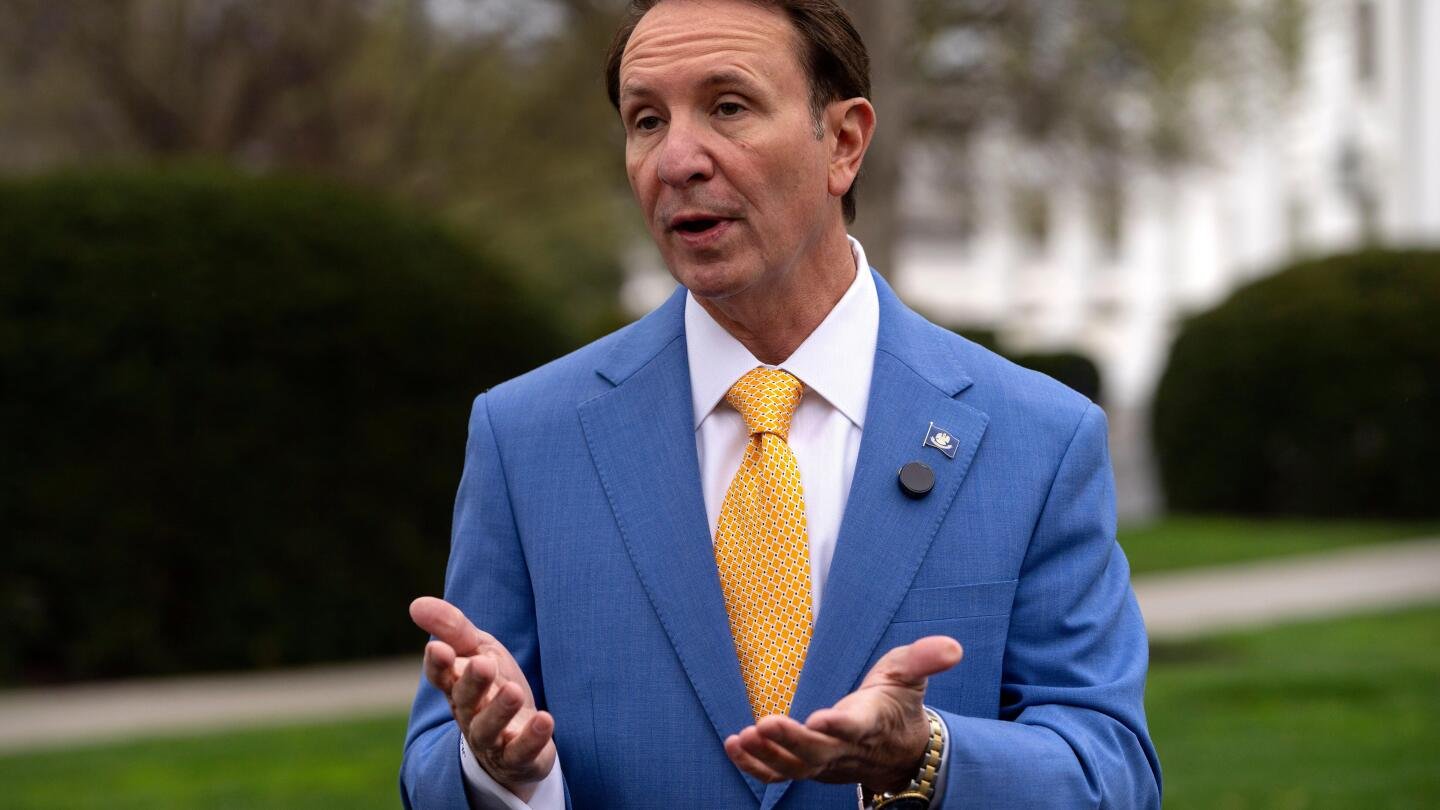 trump-approves-deployment-of-350-national-guard-members-to-new-orleans