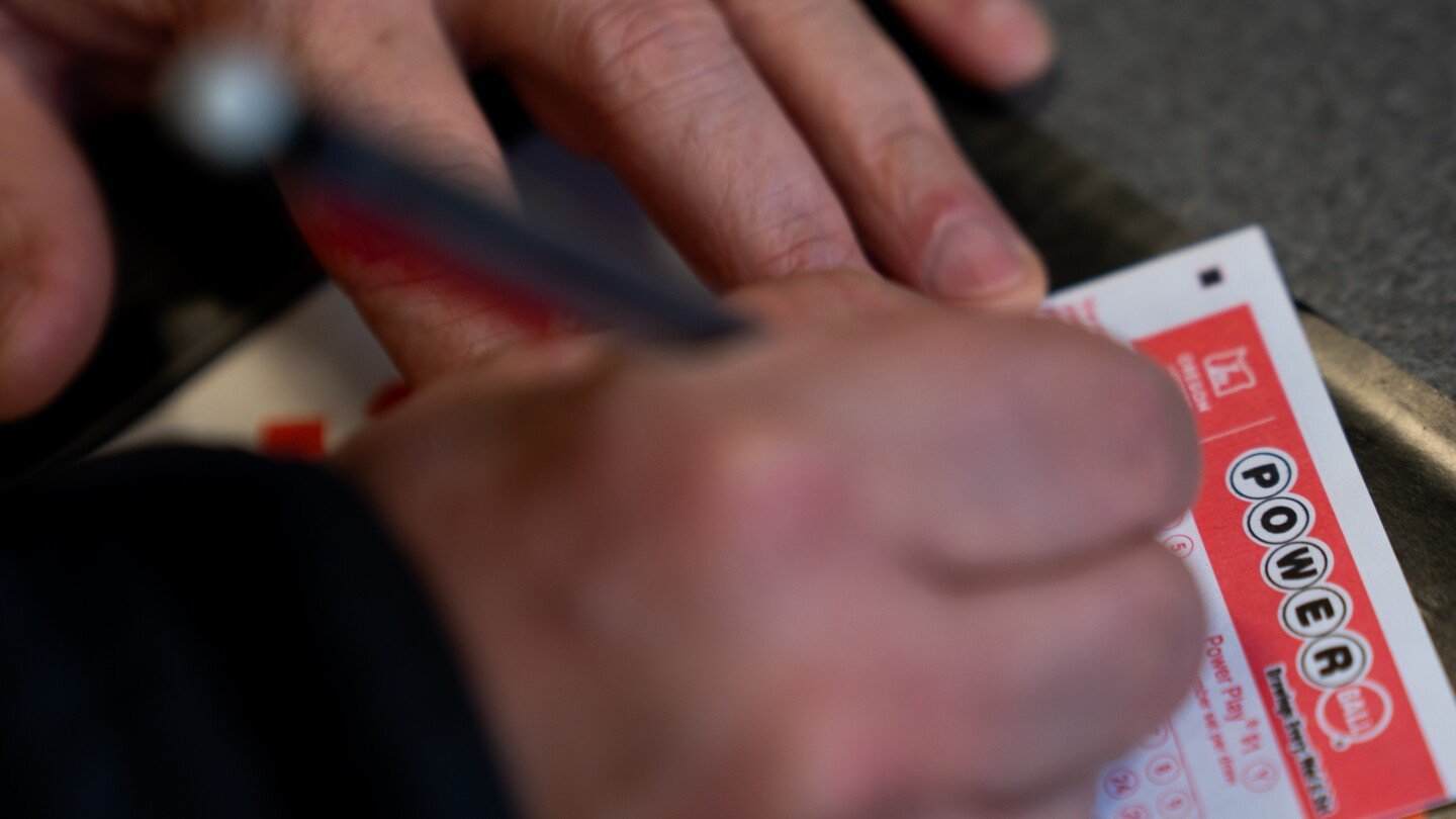 powerball’s-$1.7b-jackpot-could-make-christmas-eve-unforgettable-for-a-lucky-winner