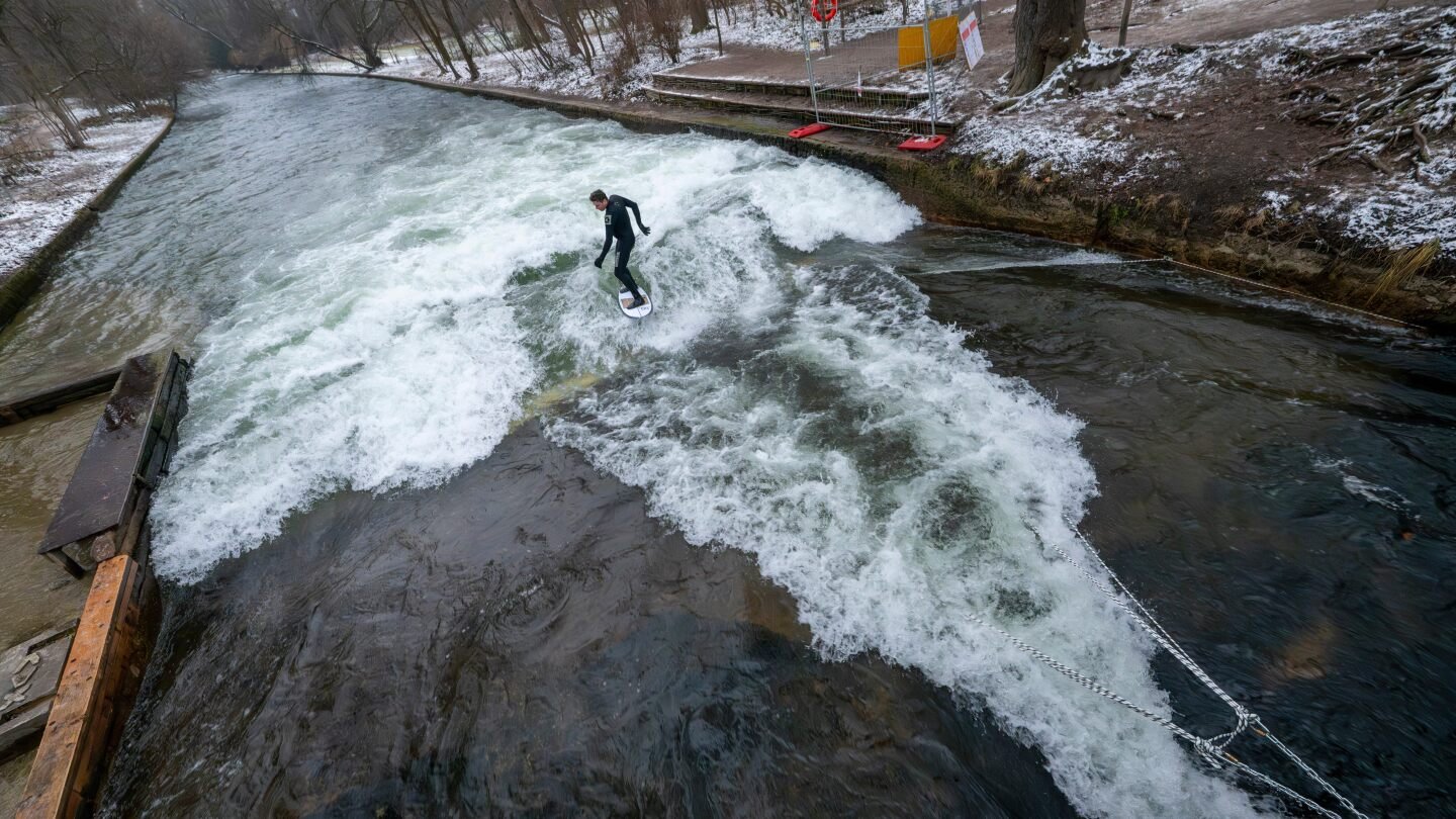debate-over-surfing-in-german-park-gets-gnarly-after-city-removes-wave-creating-device