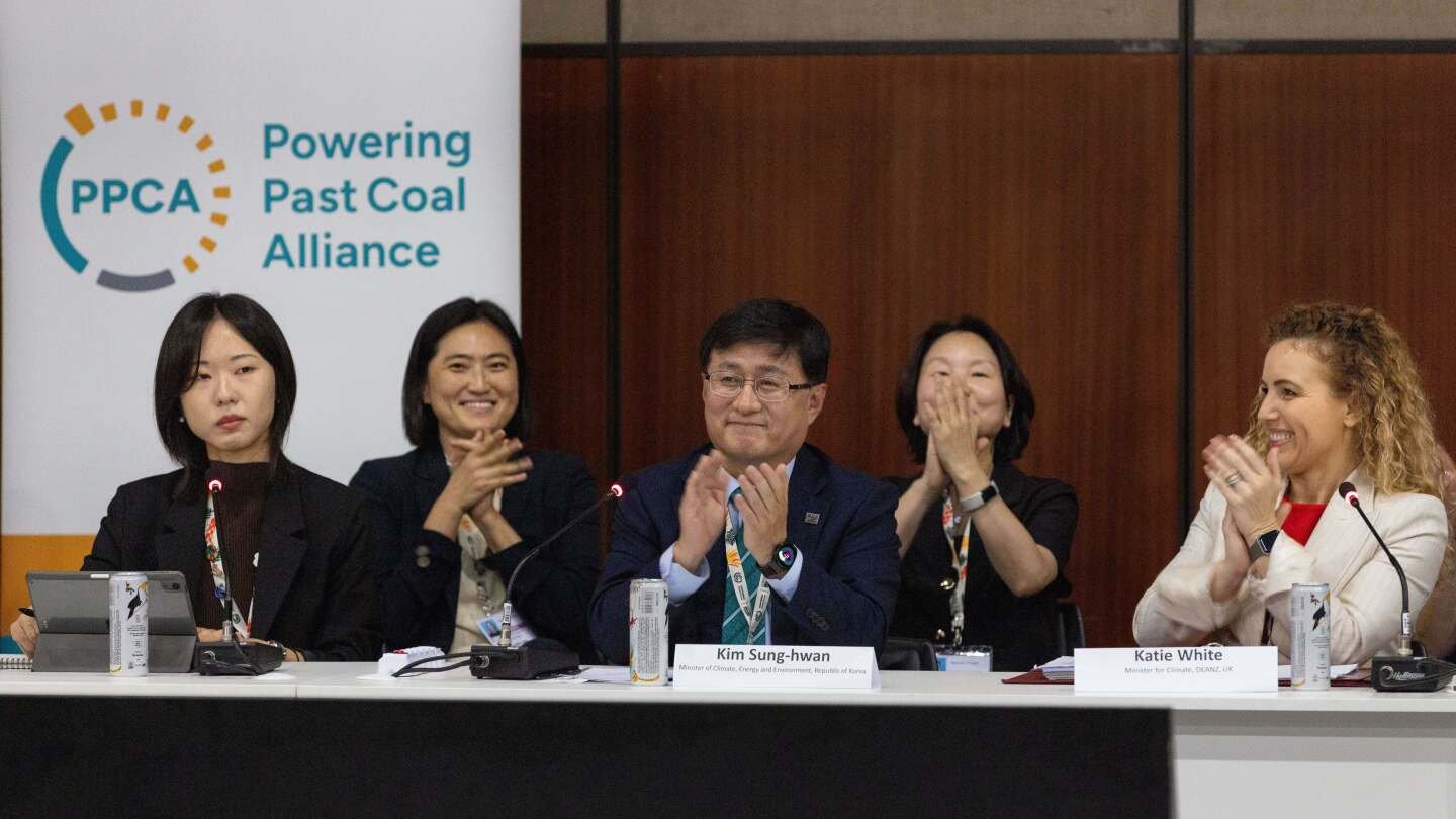 south-korea’s-climate-pledge-to-cut-coal,-lower-emissions-clash-with-us-push-for-lng-purchases