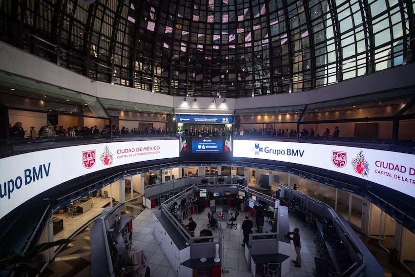 mexican-stocks-end-a-banner-year,-even-outperforming-wall-street