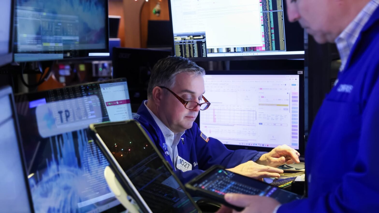 stock-futures-are-little-changed-after-s&p-500-posts-back-to-back-losses:-live-updates