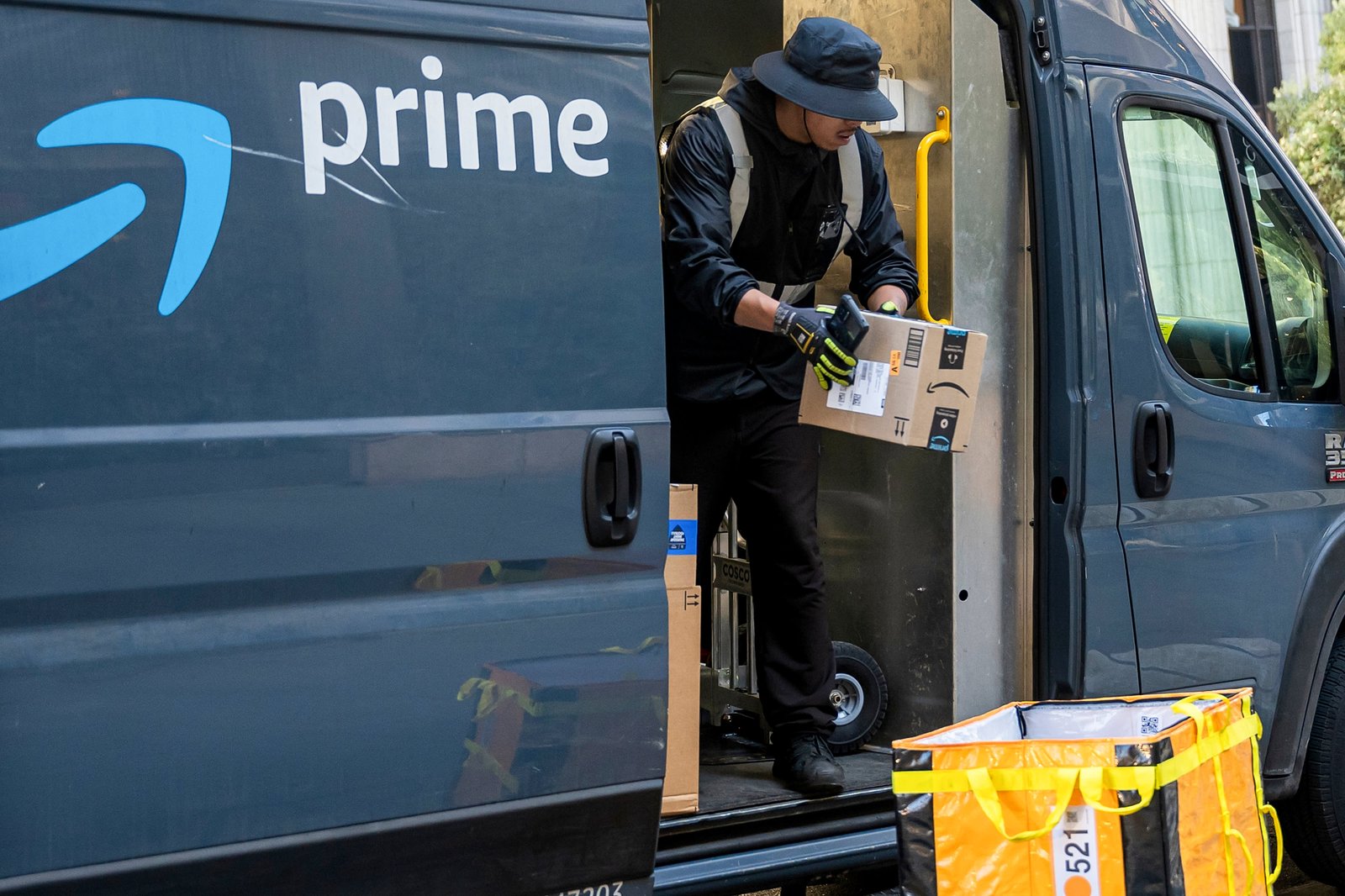 How Amazon came to dominate the U.S. apparel market