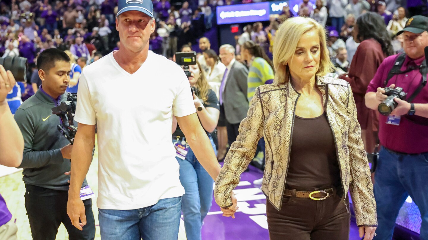 lsu-football-coach-kiffin-attends-tigers’-women’s-hoop-game-as-ole-miss-faces-georgia-at-sugar-bowl