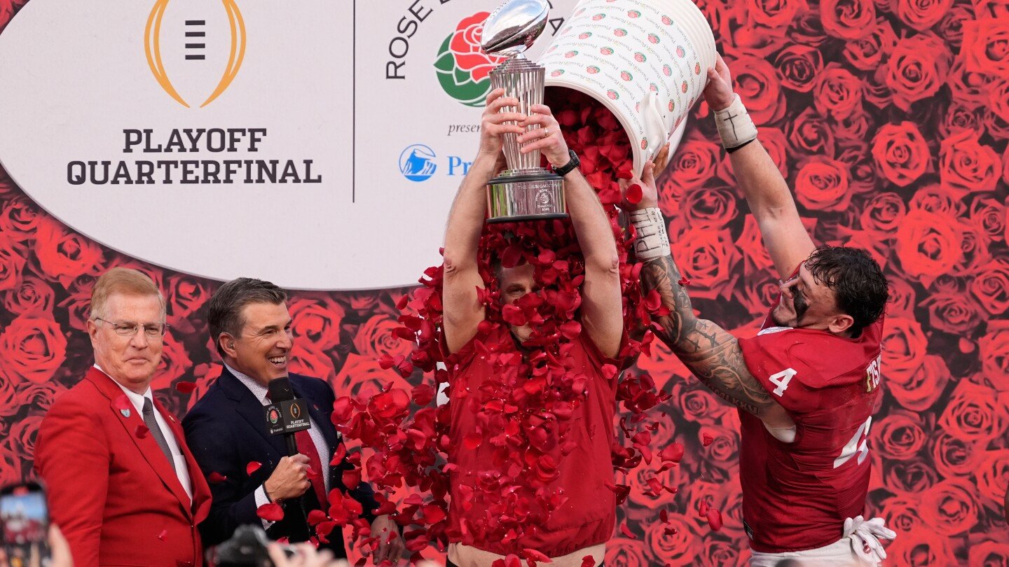 unbeaten-indiana-and-underdog-alabama-are-ready-to-roll-in-a-rain-soaked-rose-bowl