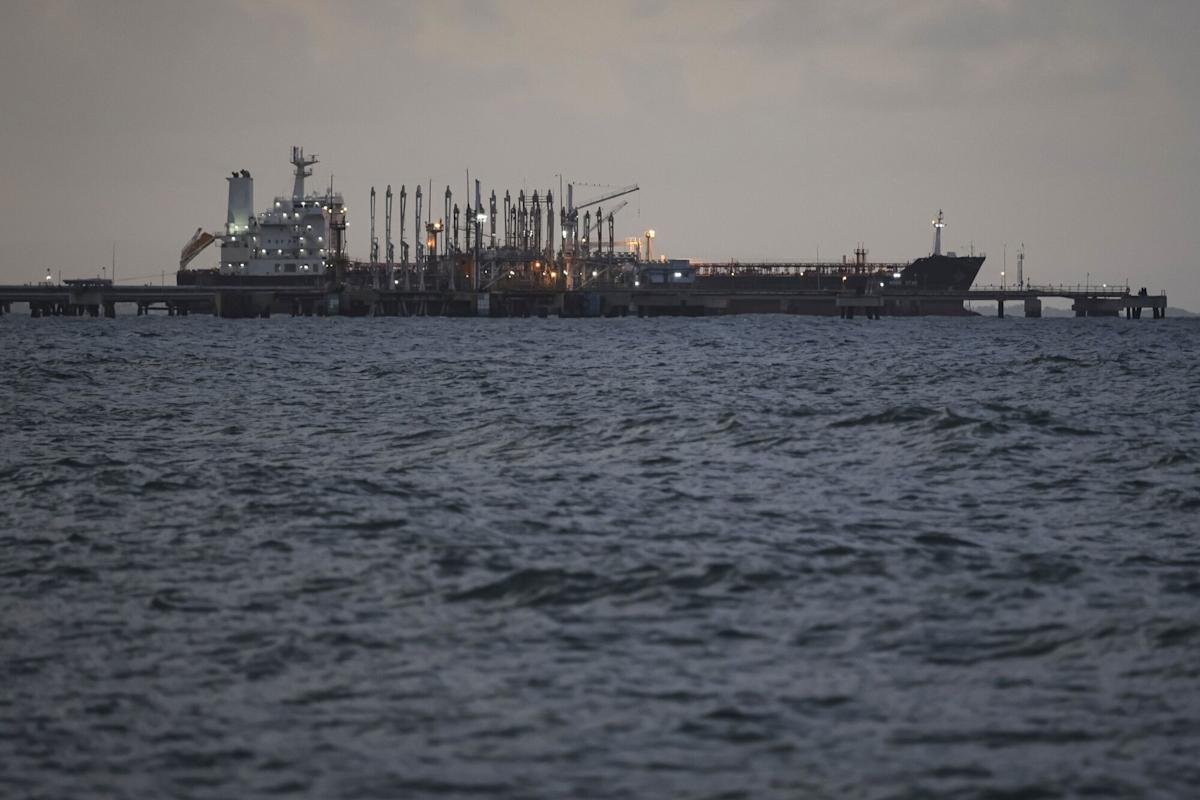 oil-market-may-absorb-maduro-shock-amid-abundant-global-supplies
