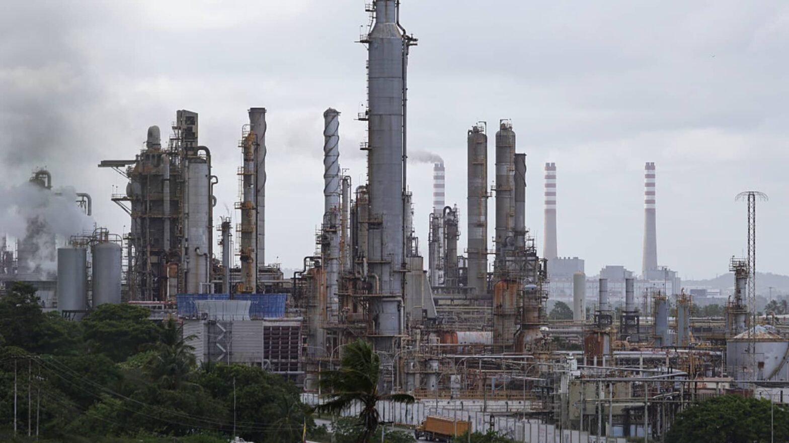maduro-overthrow-in-oil-rich-venezuela-unlikely-to-shake-energy-markets-in-the-near-term