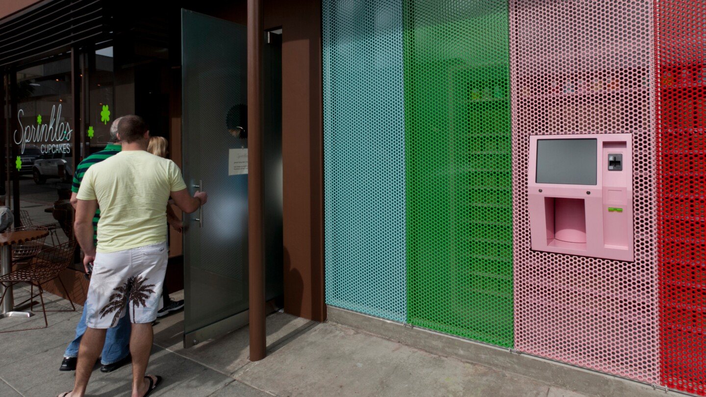 fans-mourn-closure-of-cupcake-vending-machine-company-sprinkles-cupcakes