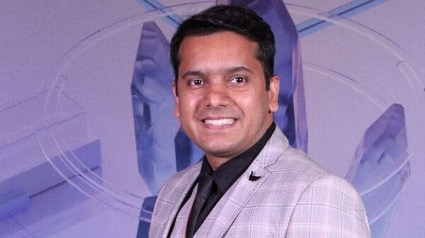 buy-or-sell:-sumeet-bagadia-recommends-three-stocks-to-buy-on-monday-—-5-january-2026