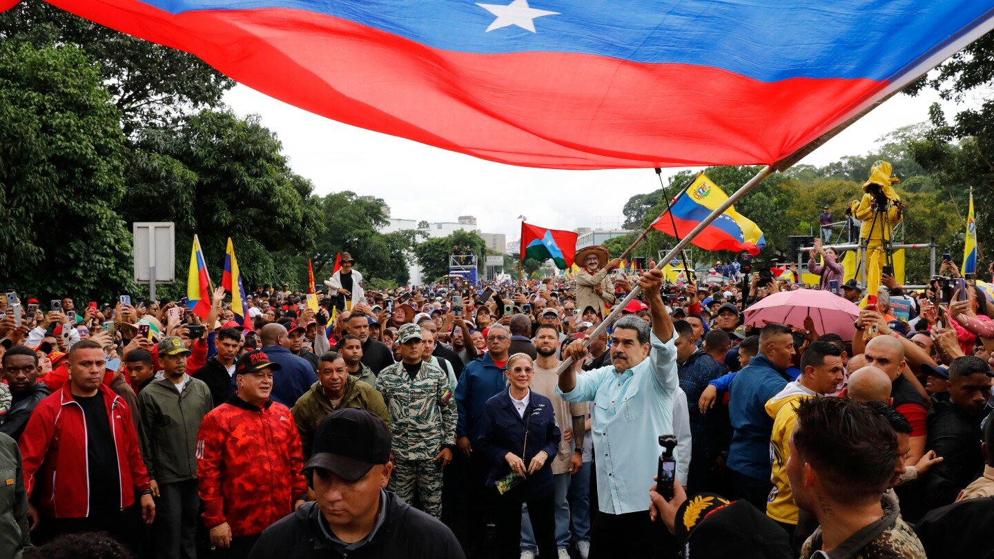 from-bus-driver-to-president:-venezuela’s-maduro-never-escaped-his-predecessor’s-shadow