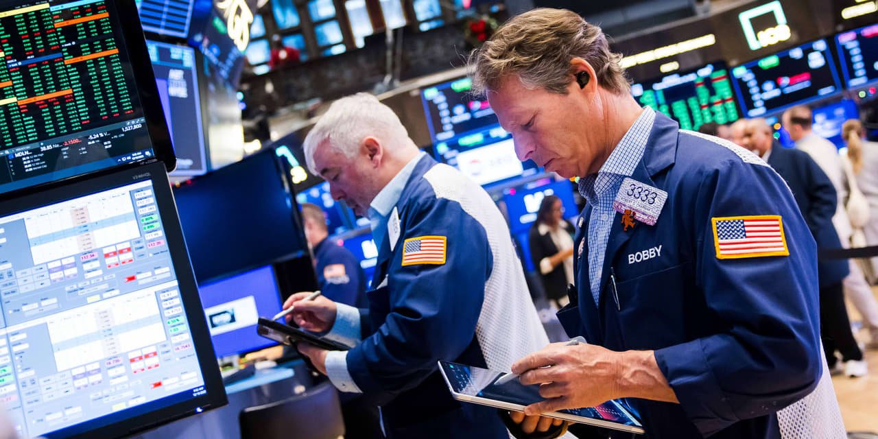 investors-brace-for-oil,-stock-futures-to-move-after-venezuela-tumult