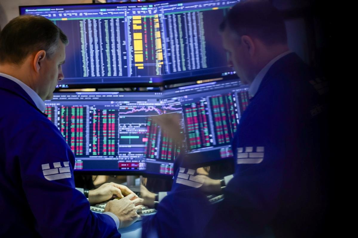 stocks,-bonds-set-for-jittery-start-on-venezuela:-markets-wrap