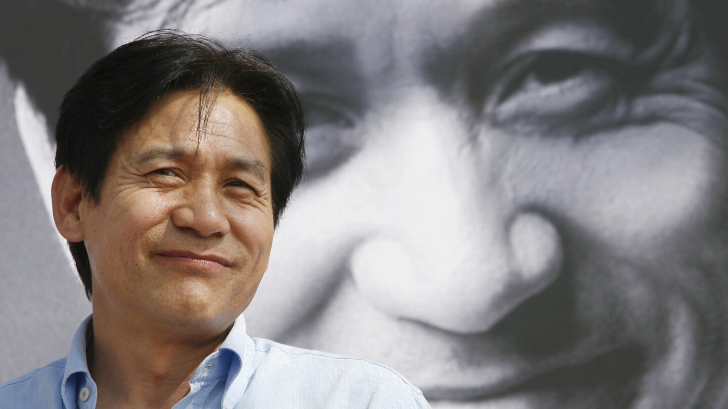 prominent-south-korean-movie-star-ahn-sung-ki-has-died,-hospital-says