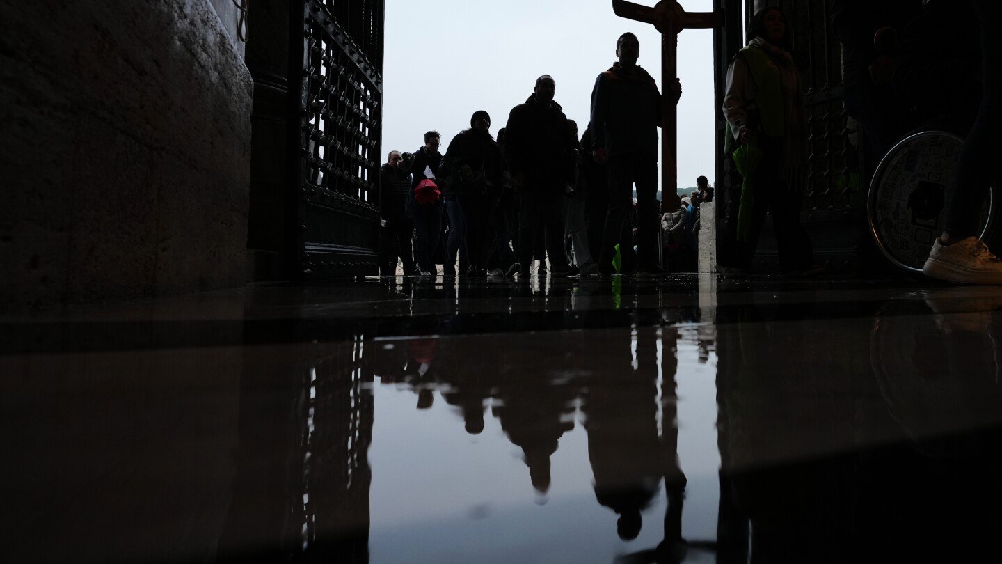 vatican-claims-a-holy-year-success-with-33-million-pilgrims