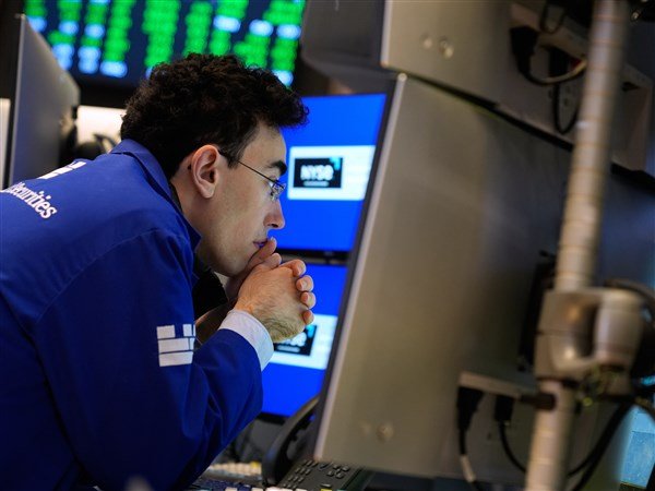 stock-market-reaches-more-records-on-gains-by-big-tech