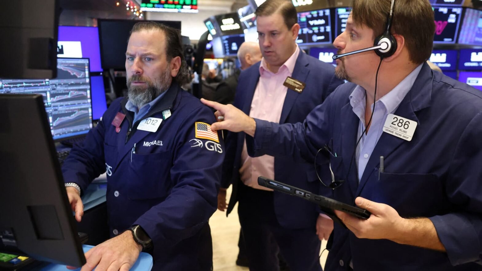 stock-futures-are-little-changed-after-s&p-500,-dow-rally-to-fresh-highs:-live-updates