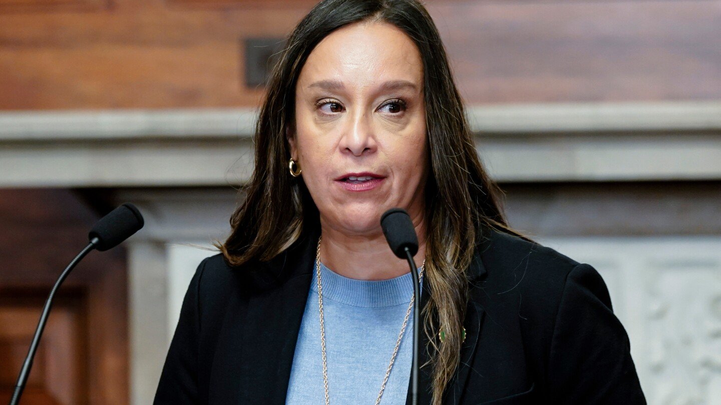 texas-congresswoman-wants-legal-status-for-migrant-workers-in-struggling-construction-industry