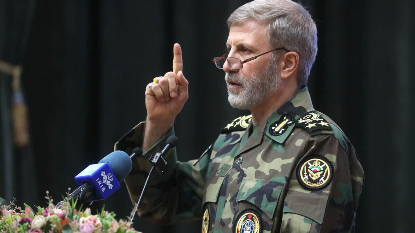 iran-army-chief-threatens-preemptive-attack-over-‘rhetoric’-targeting-country-after-trump’s-comments