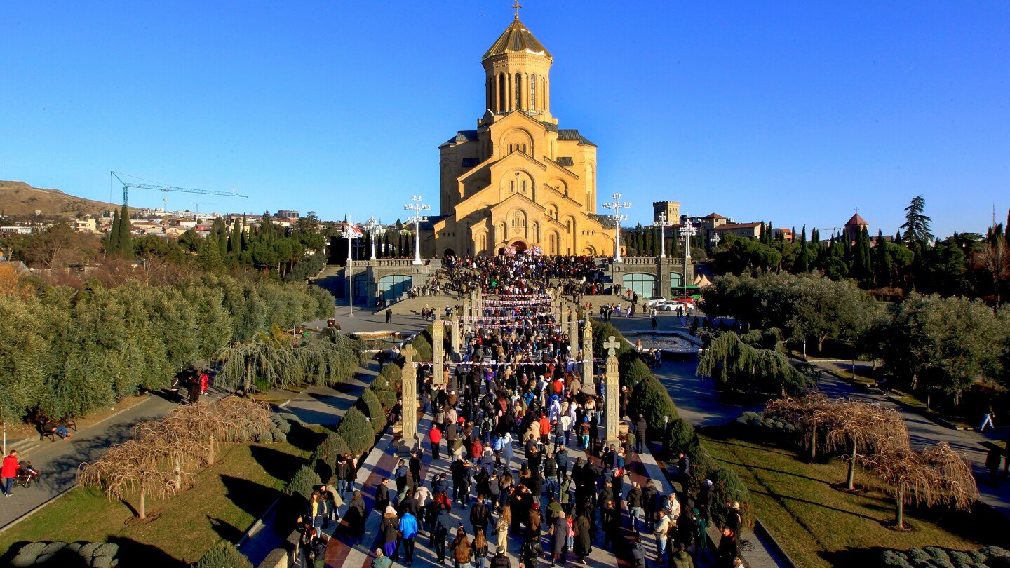 millions-celebrate-orthodox-christmas-on-jan.-7,-following-ancient-traditions