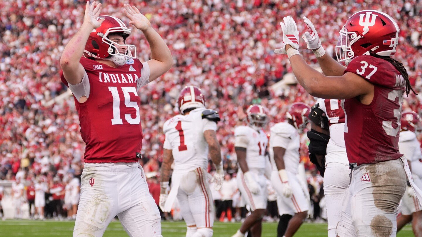 no-1-indiana-and-no.-5-oregon-turn-cfp-peach-bowl-semifinal-into-celebration-of-big-ten’s-supremacy