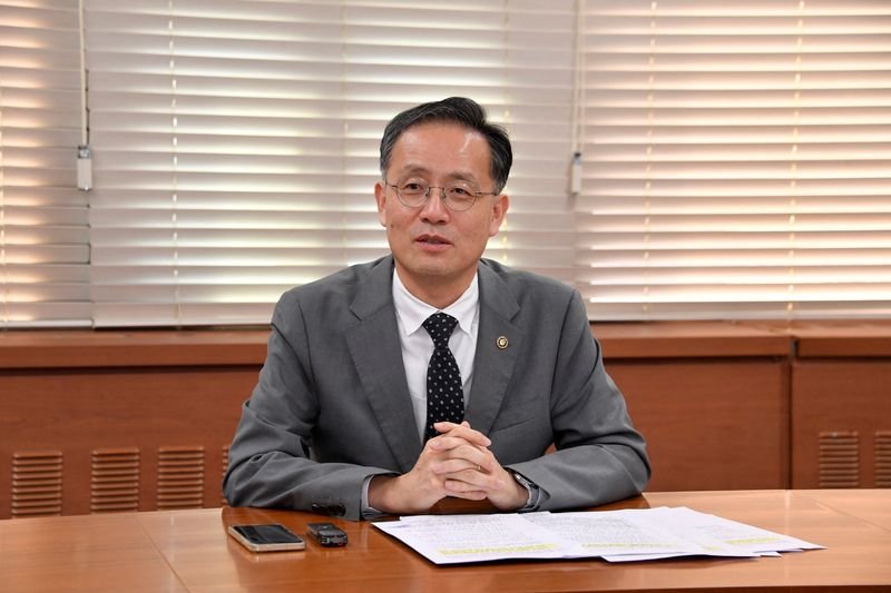 south-korea-to-open-fx-market-around-the-clock,-in-bid-for-msci-upgrade