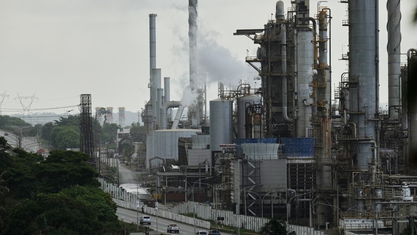 why-boosting-production-of-venezuela’s-‘very-dense,-very-sloppy’-oil-could-harm-the-environment