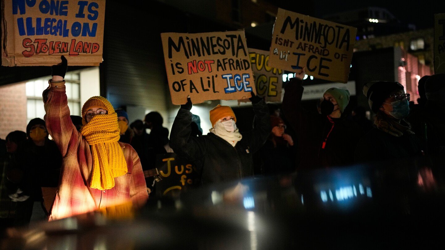anger-and-outrage-spills-onto-minneapolis-streets-after-ice-officer’s-fatal-shooting-of-renee-good