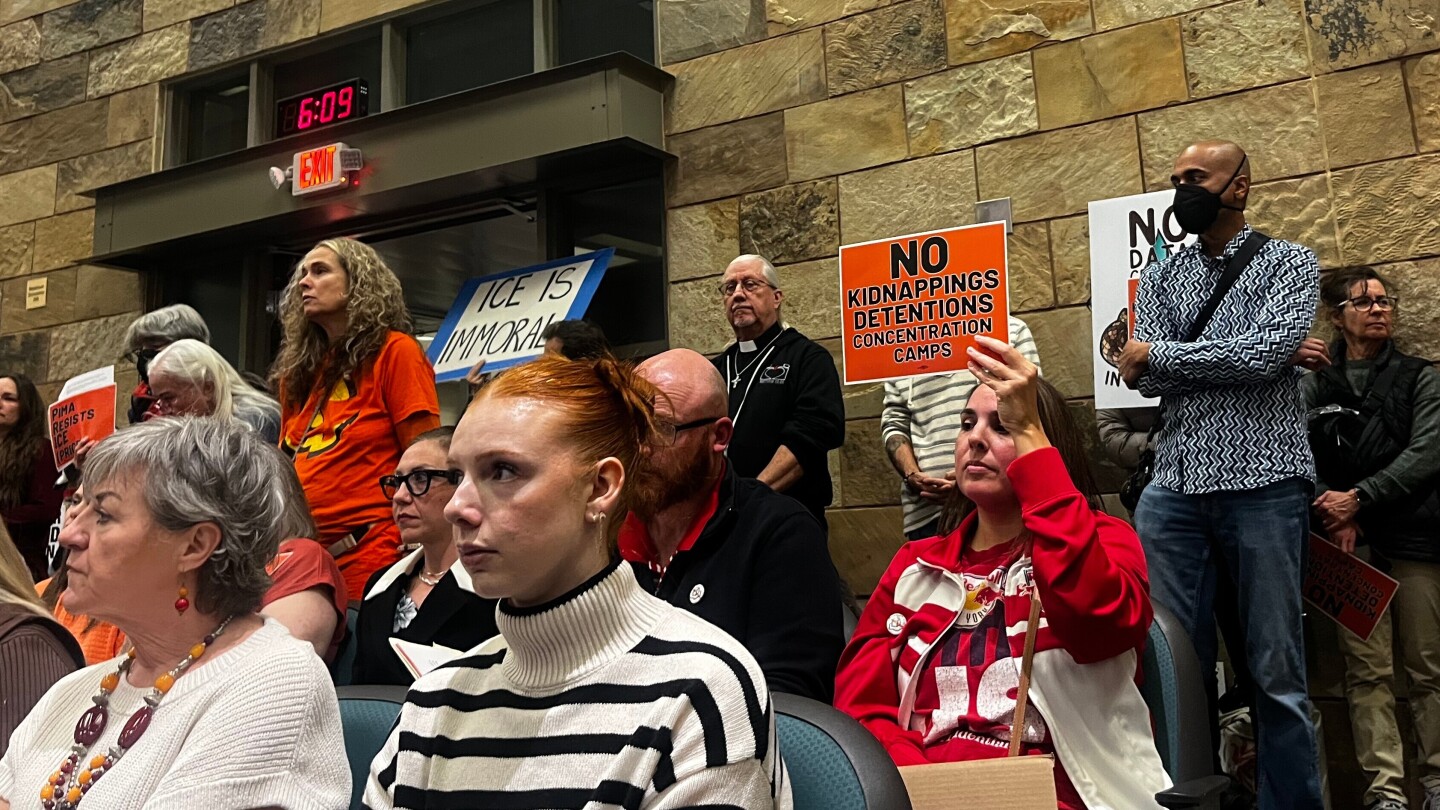 two-southern-arizona-data-centers-move-forward-—-so-do-fights-over-power,-water-and-growth