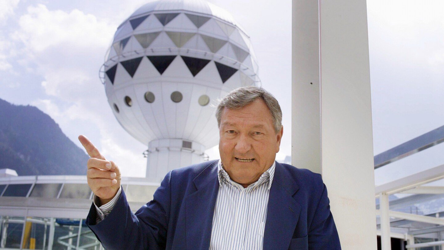 fallece-a-los-90-anos-erich-von-daniken,-escritor-suizo-que-impulso-la-arqueologia-alienigena