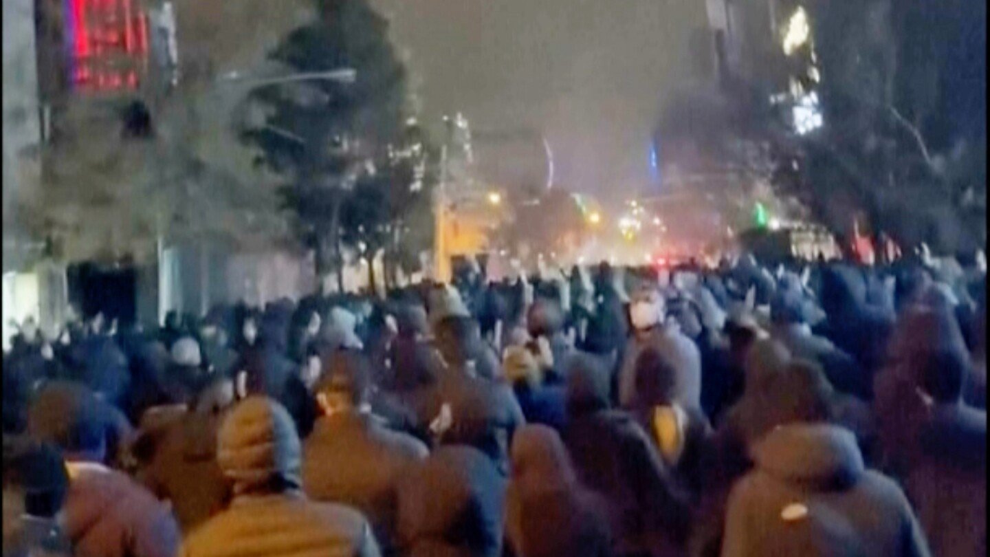 trump-says-iran-wants-to-negotiate-as-the-death-toll-in-protests-rises-to-at-least-544