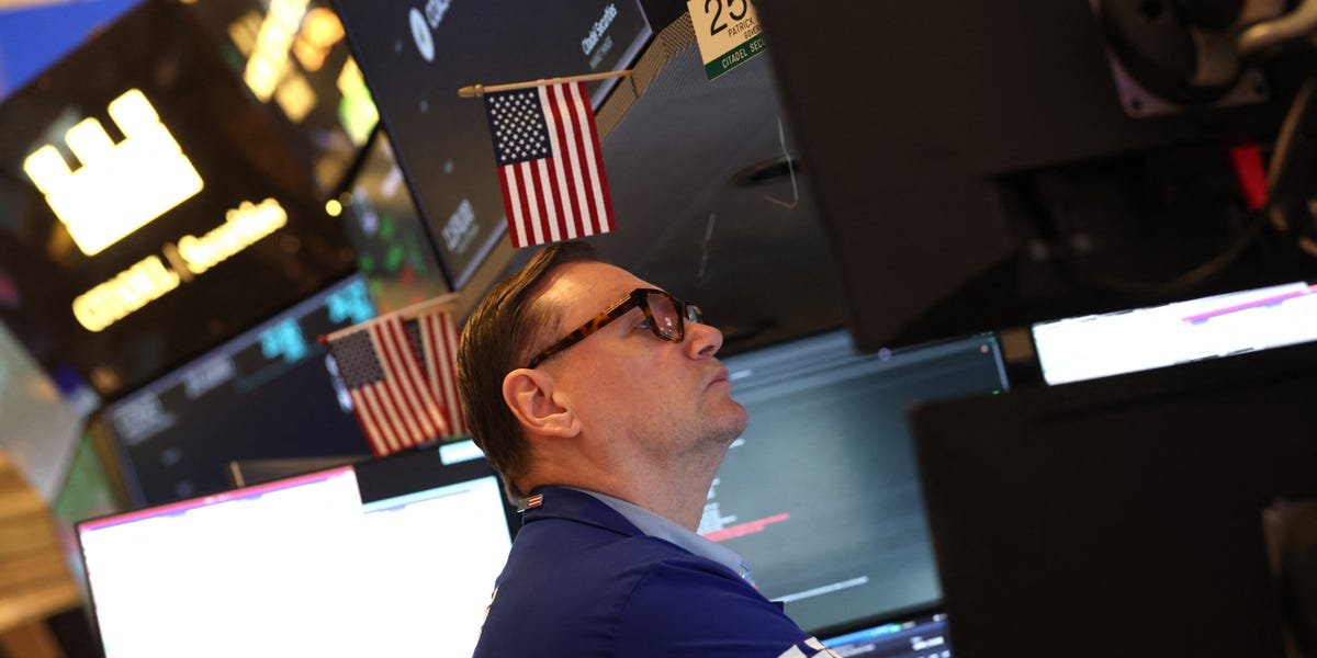 ‘sell-america’-is-back-as-traders-sell-stocks,-bonds-on-fed-fears