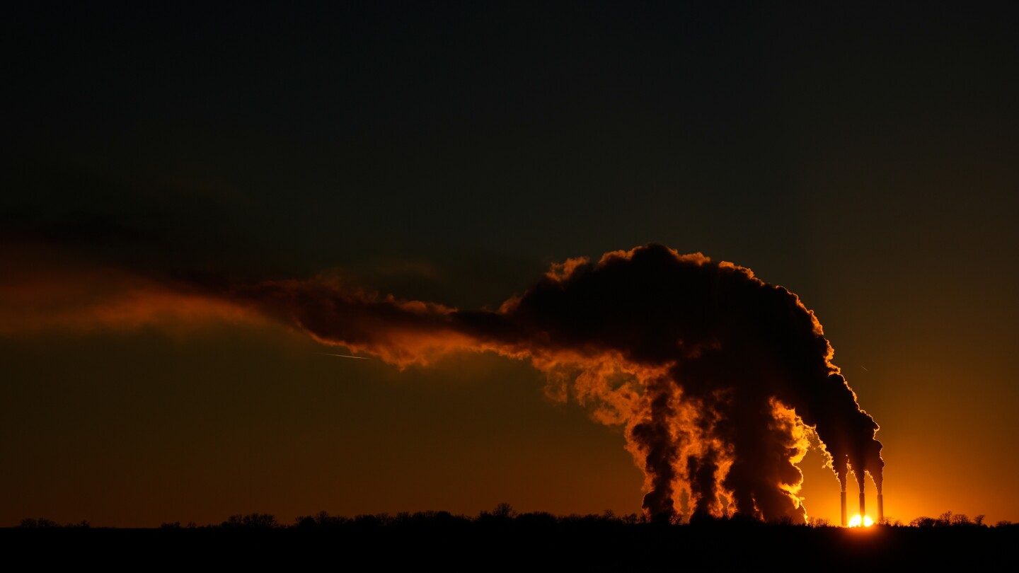 us-carbon-pollution-rose-in-2025.-experts-blame-cold-winter,-high-natural-gas-prices,-data-centers