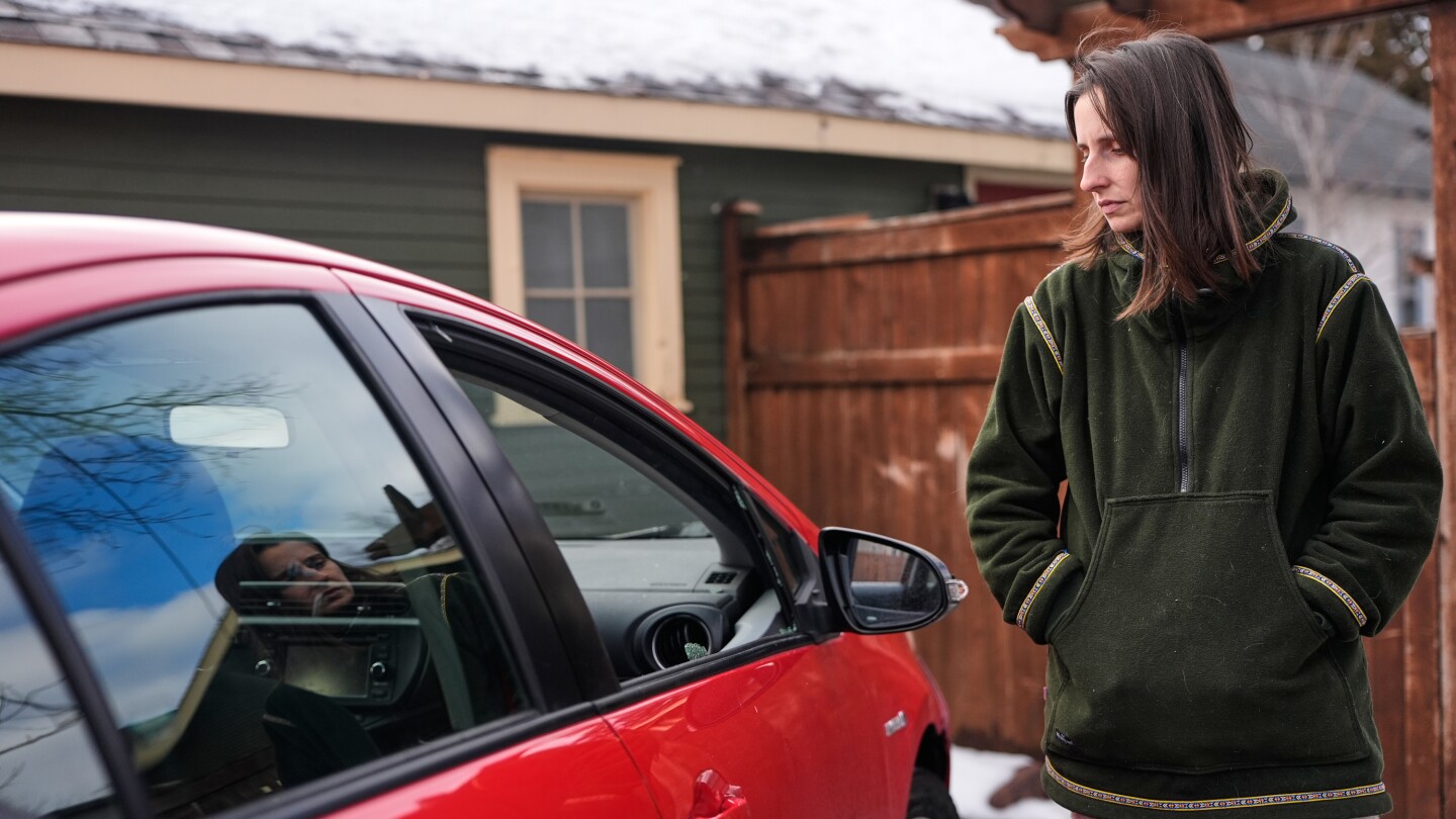 minneapolis-duo-details-their-ice-detention,-including-pressure-to-rat-on-protest-organizers