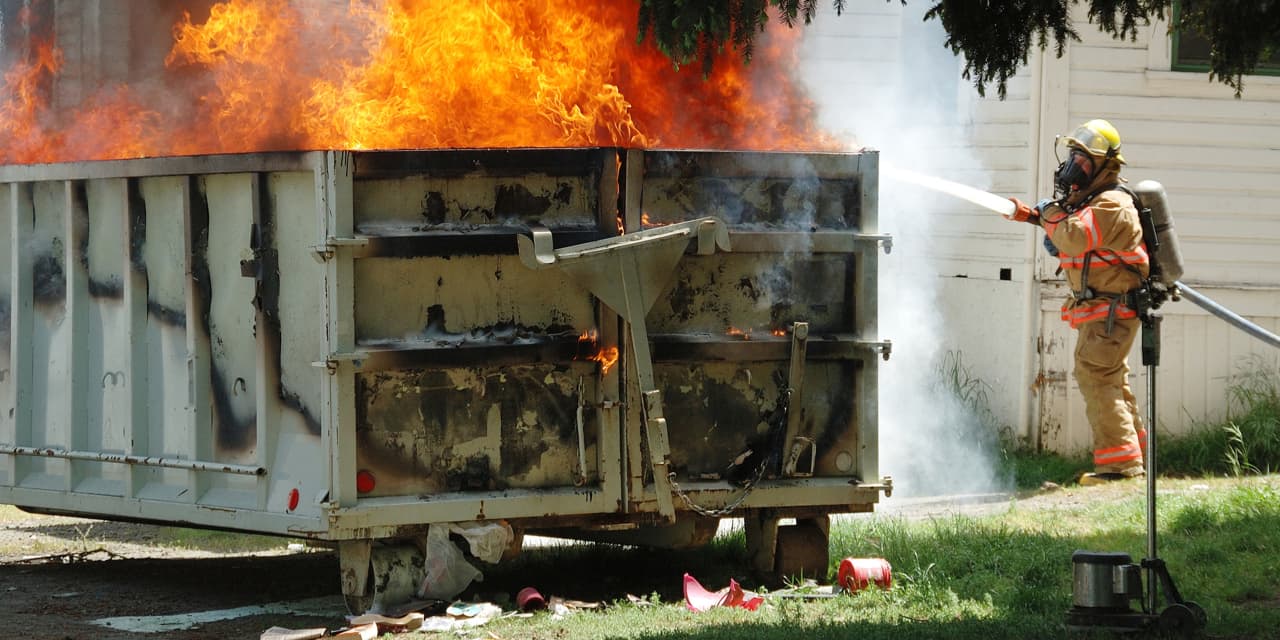 the-world-is-a-dumpster-fire-why-the-stock-market-doesn’t-care.