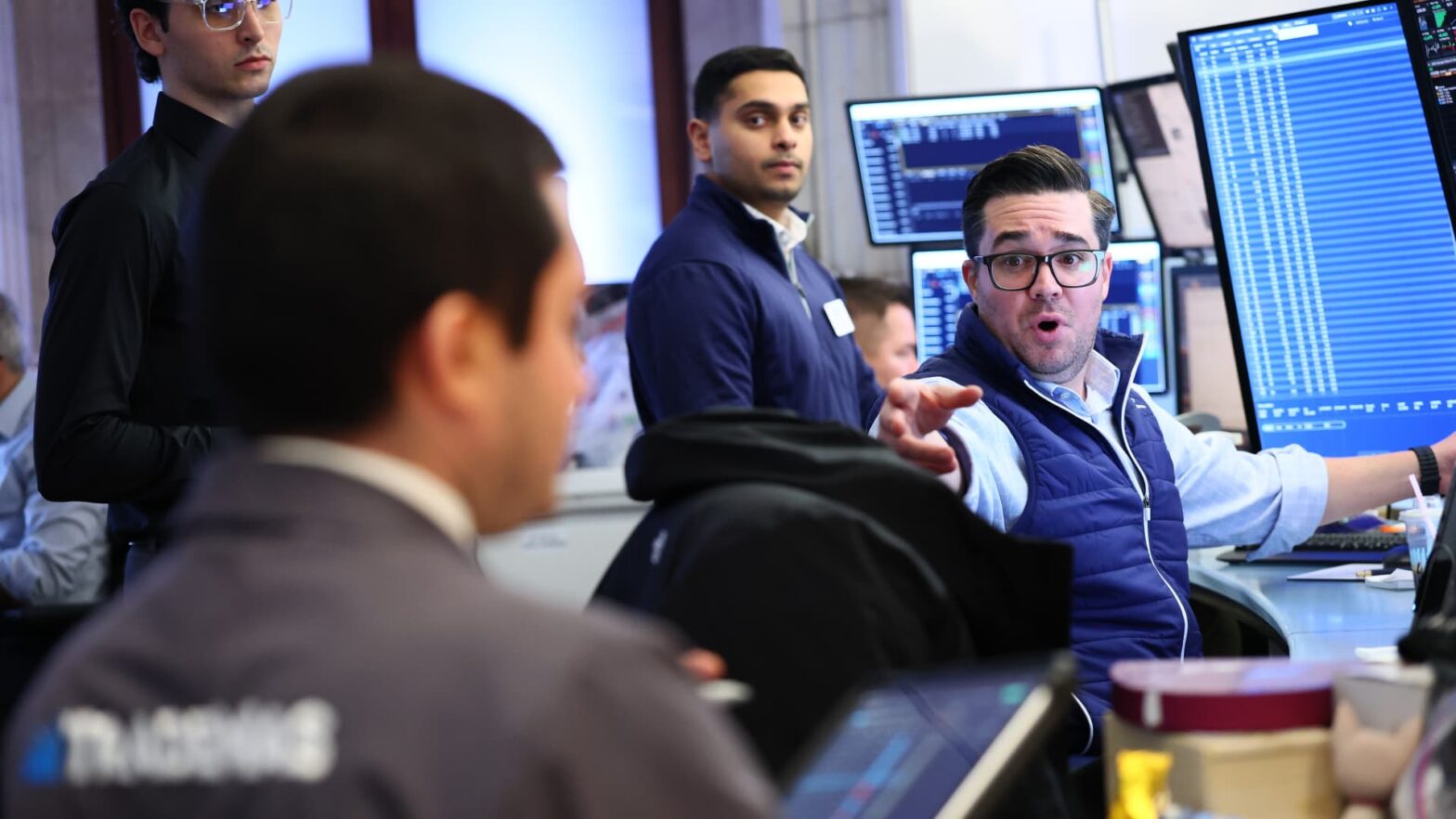 stock-futures-are-little-changed-after-s&p-500,-dow-slide-for-two-straight-sessions:-live-updates