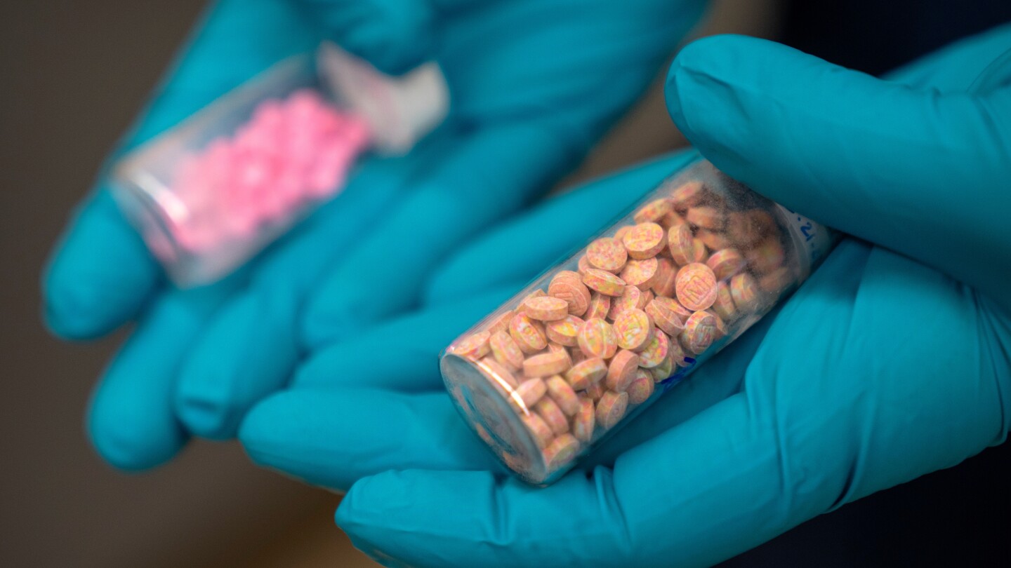 us-overdose-deaths-fell-through-most-of-2025,-federal-data-reveals