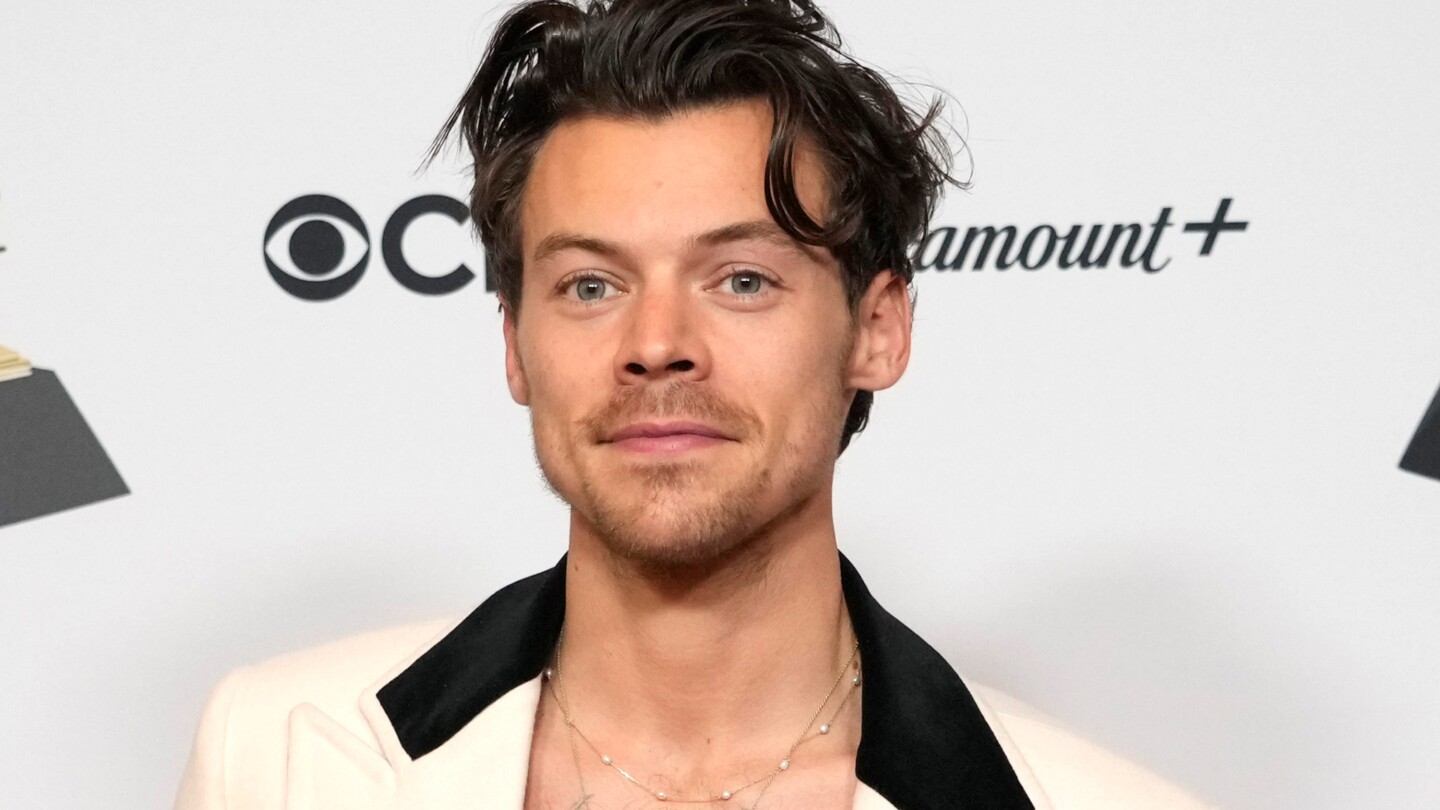 harry-styles-announces-first-album-in-4-years,-‘kiss-all-the-time.-disco,-occasionally’