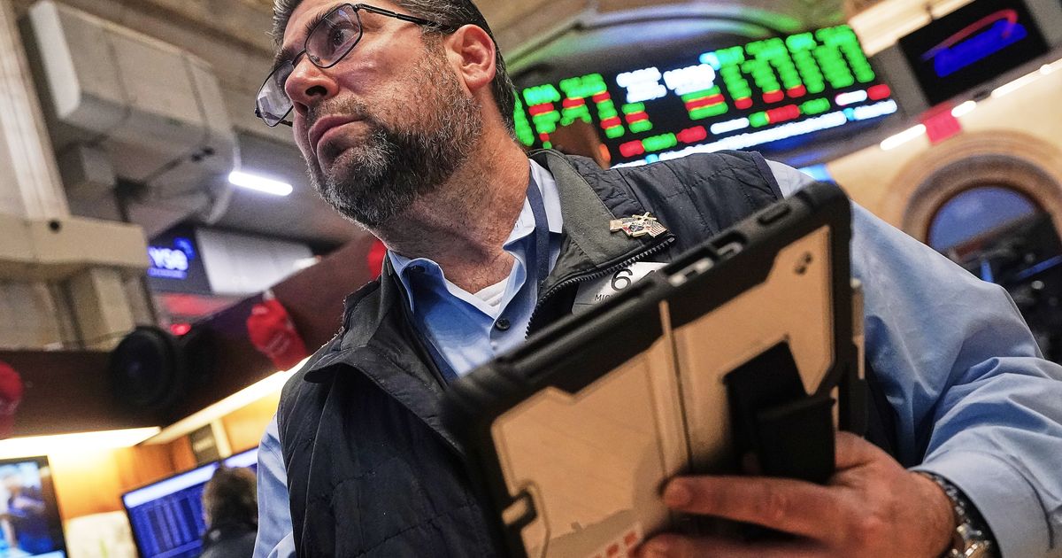 wall-street-steadies-as-chip-stocks-bounce-back-and-oil-prices-ease