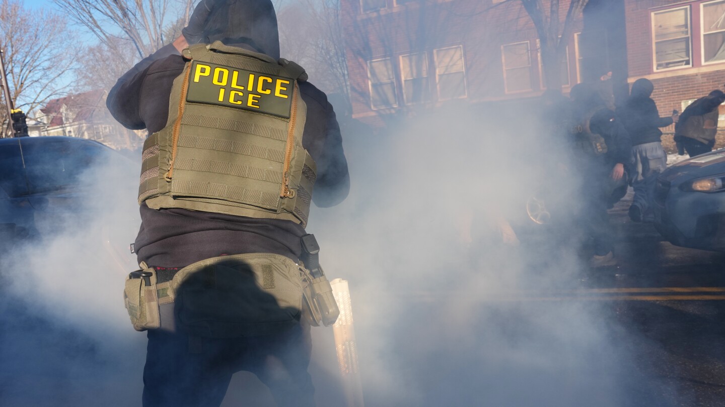 fact-focus:-former-proud-boys-leader-falsely-identified-as-an-ice-officer