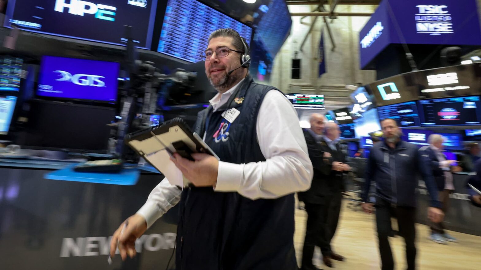 big-earnings-reports-and-worries-around-the-interest-rate-outlook-could-sway-markets-next-week