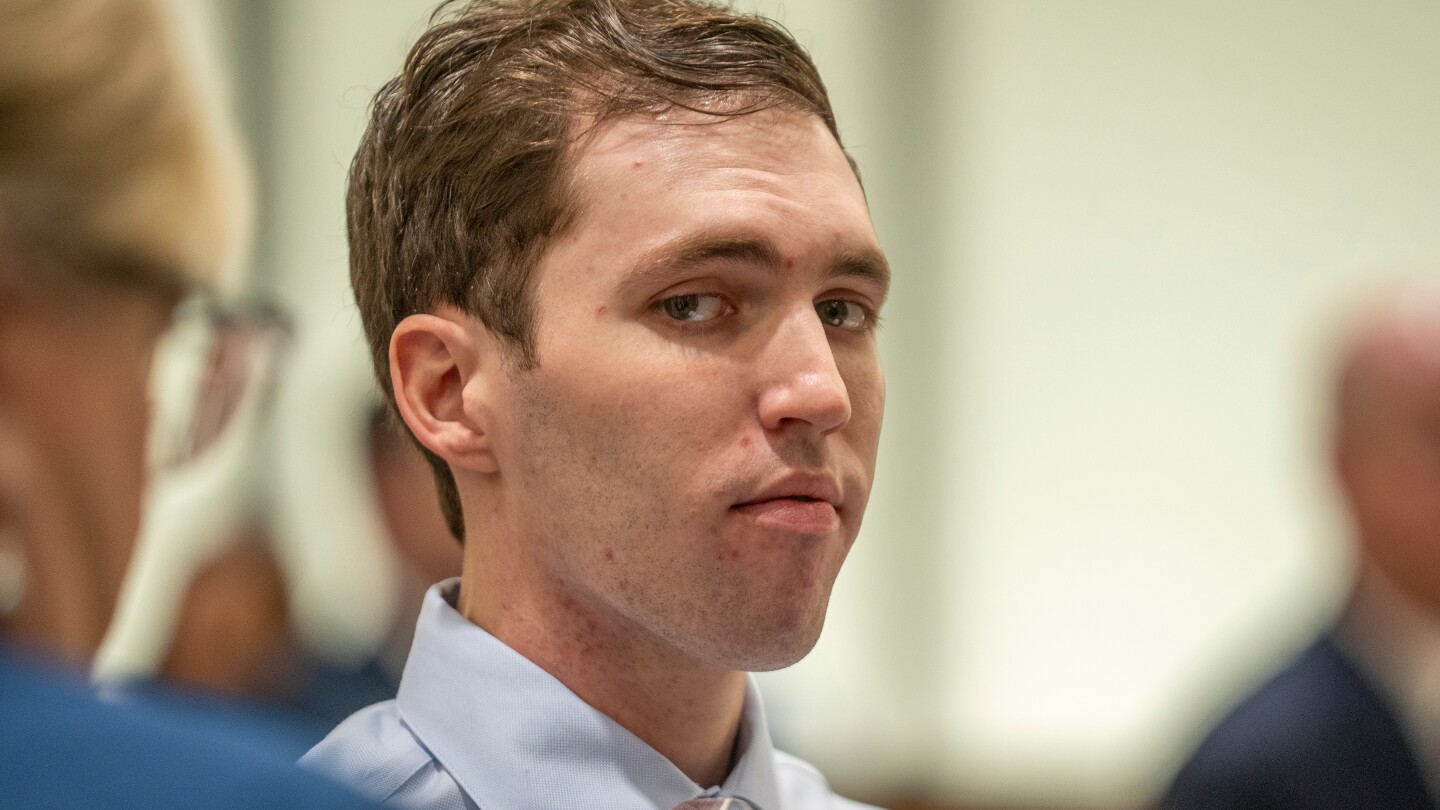 defendant-in-charlie-kirk’s-killing-asks-judge-to-disqualify-prosecutors