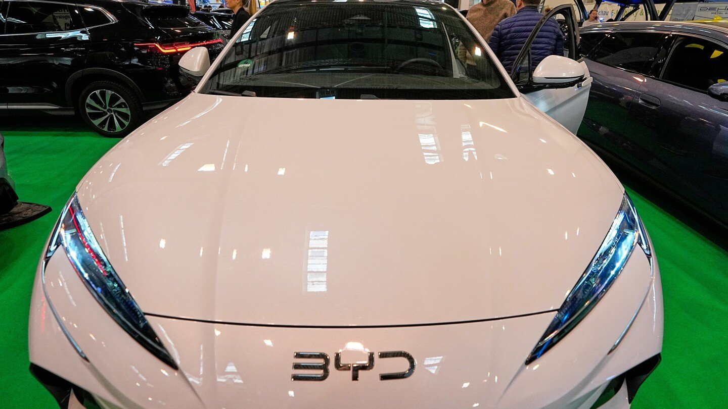 chinese-evs-are-making-inroads-in-north-america.-that-worries-industry-experts