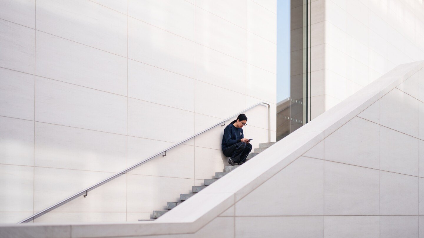 social-media-addiction’s-surprising-challenger?-anti-doomscrolling-influencers