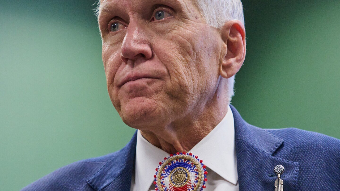 sen.-thom-tillis-takes-on-the-white-house,-but-not-trump