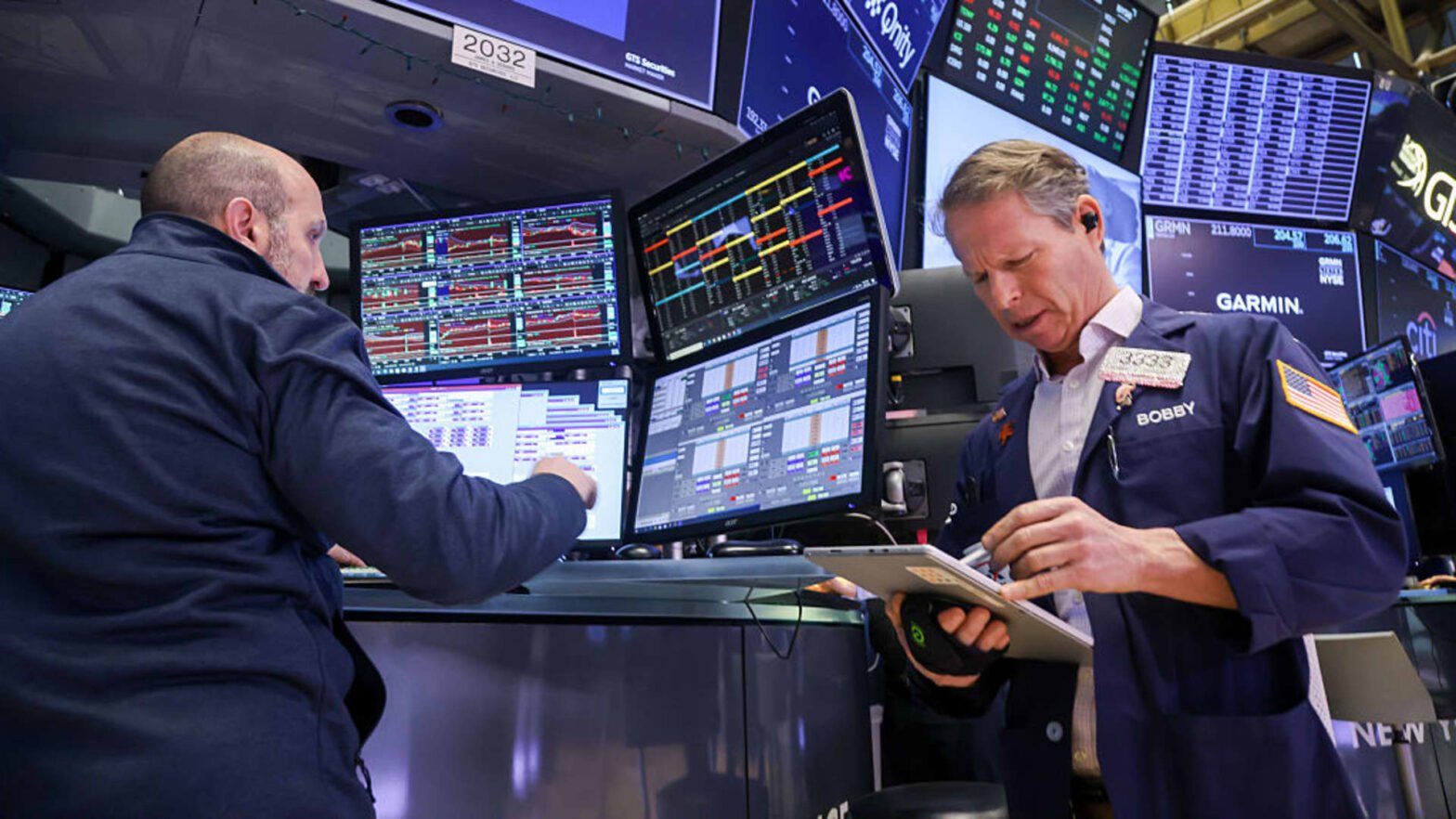 stock-futures-tick-higher-after-s&p-500-and-dow-notch-worst-day-since-october:-live-updates