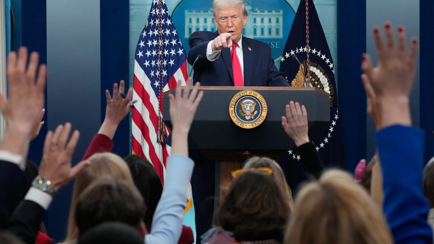 fact-focus:-trump-highlights-familiar-false-claims-as-he-reviews-his-first-year-back-in-office